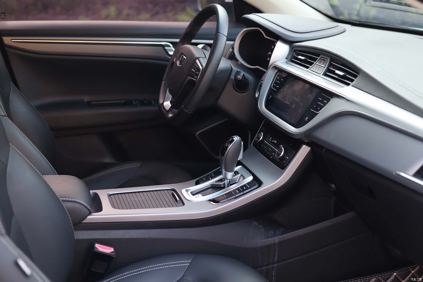 Geely Emgrand, 2019 23