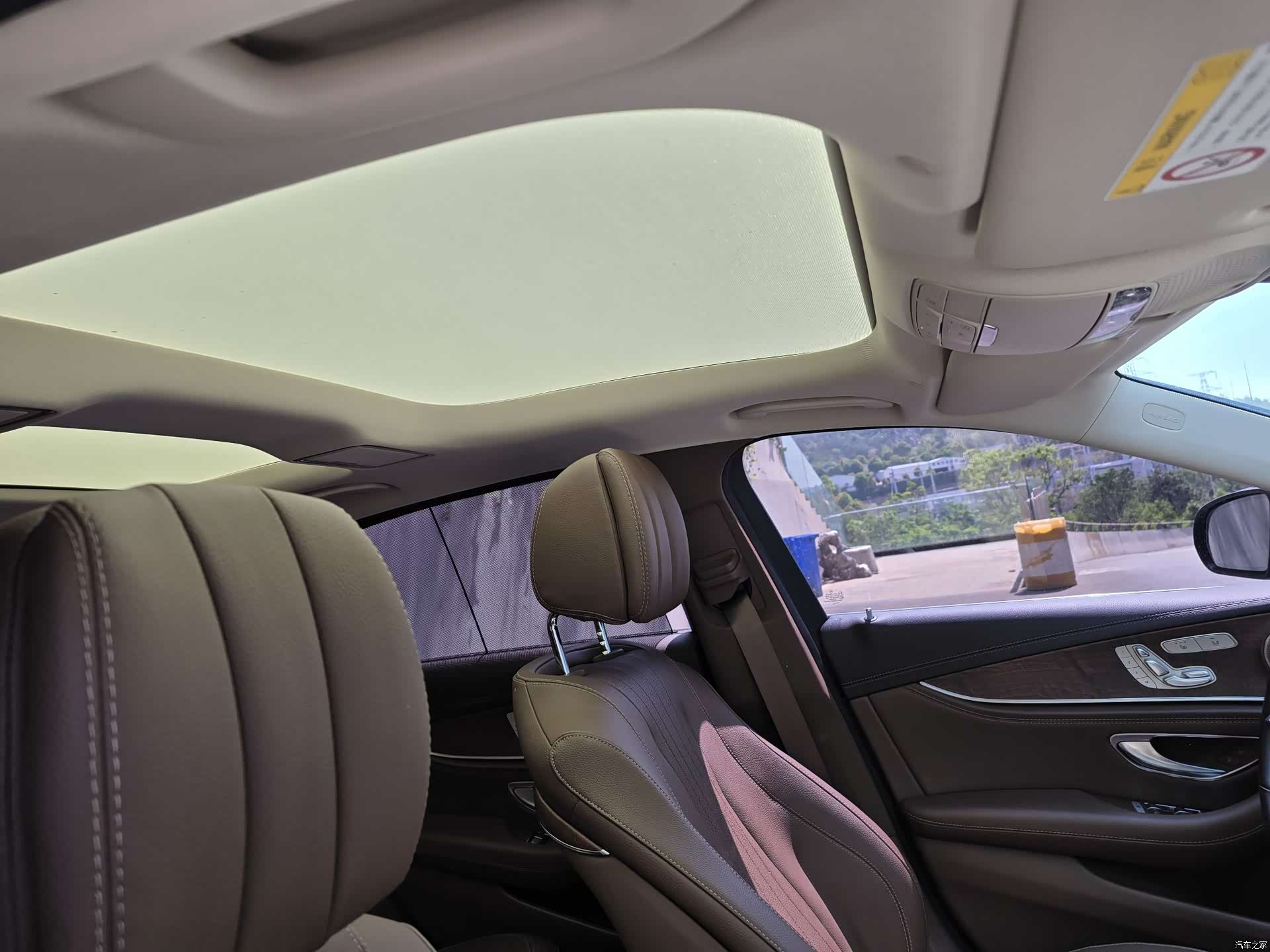 Mercedes-Benz E-Class, 2023 18