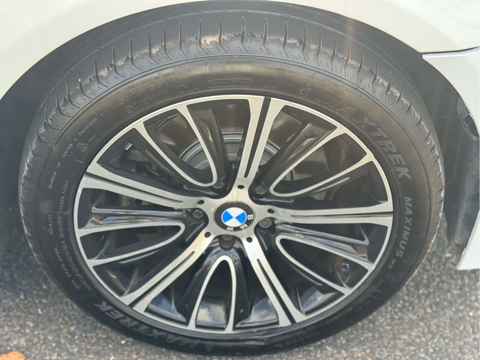 BMW 5 Series, 2011 28