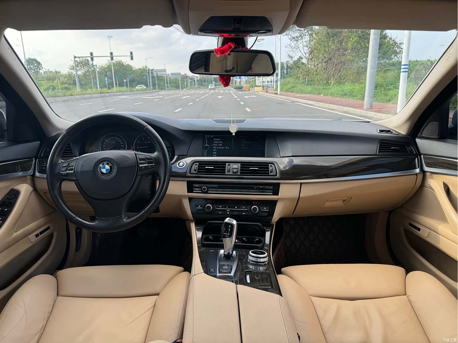 BMW 5 Series, 2011 4