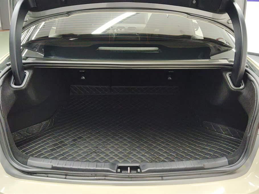Lynk & Co 03 Lynk & Co 03