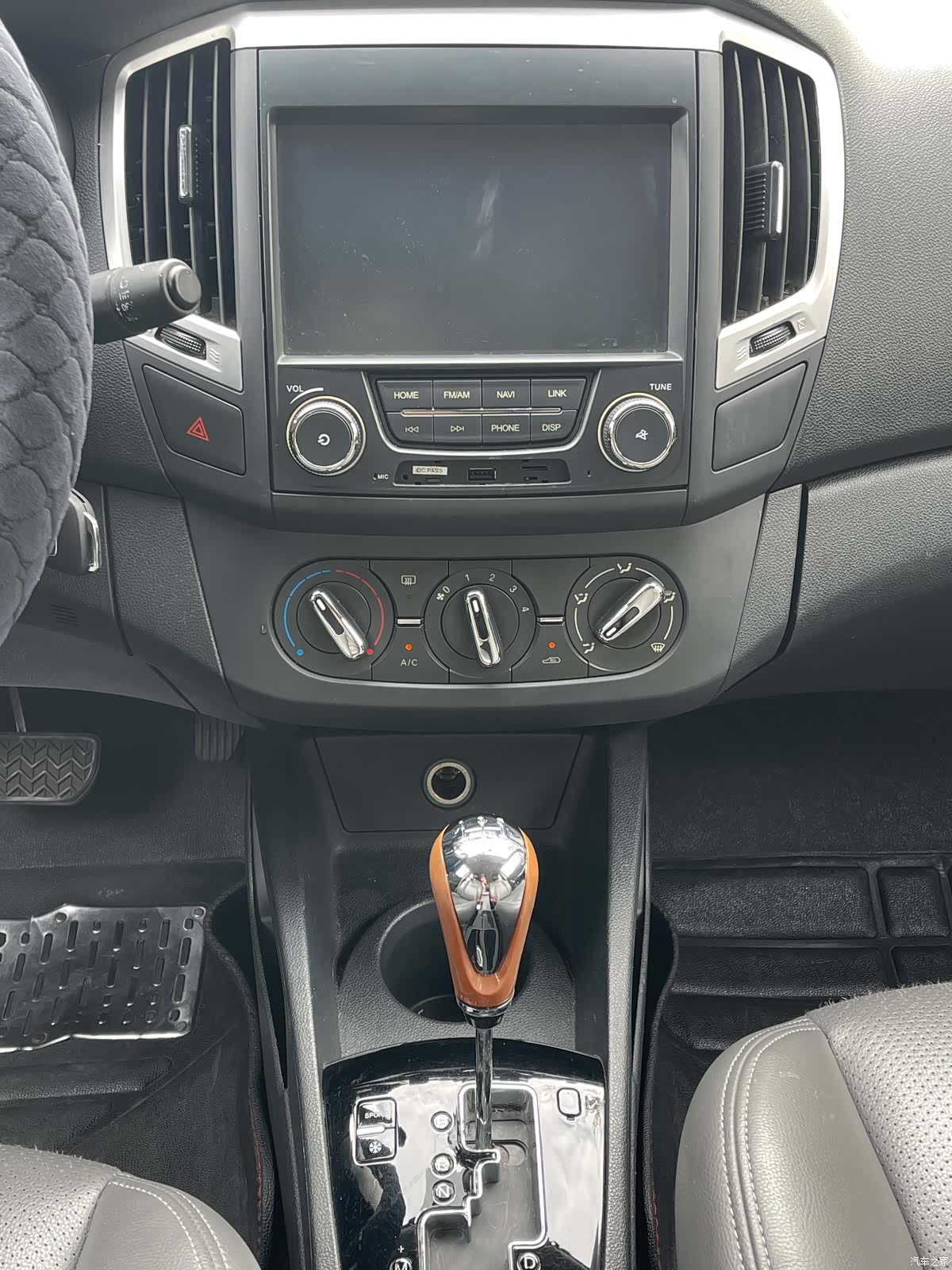 DongFeng AX3, 2016 15