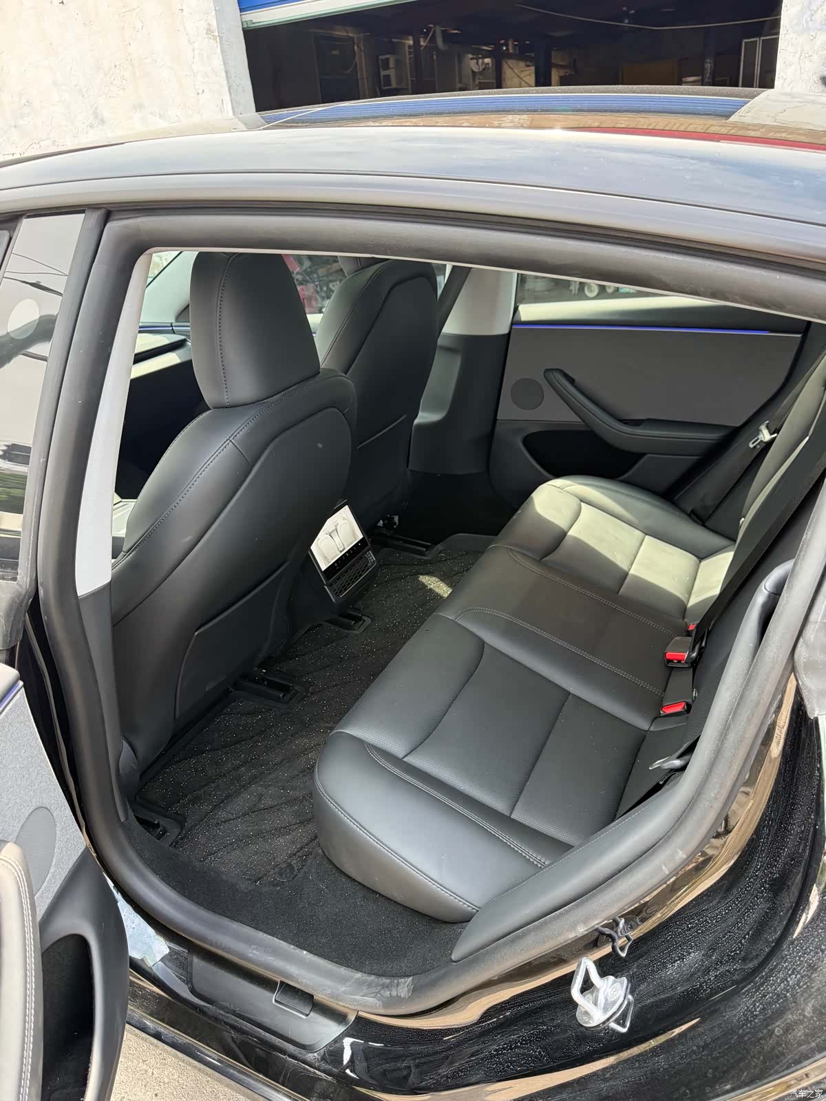 Tesla Model 3, 2025 9