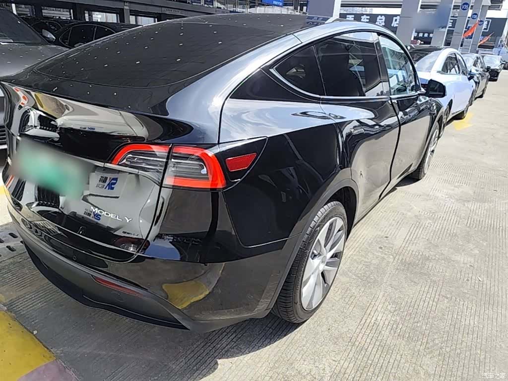 Tesla Model Y, 2023 7