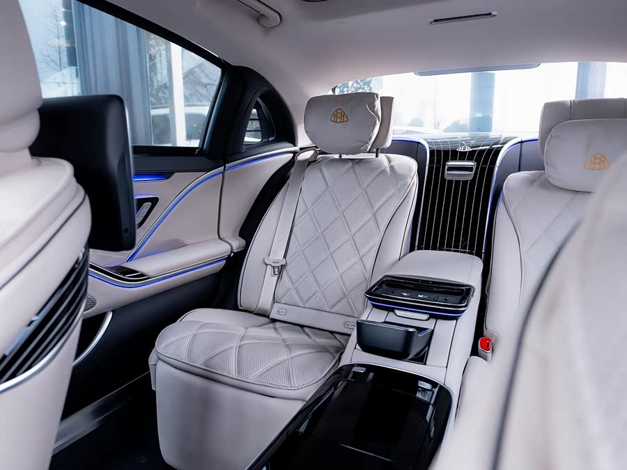 Mercedes-Benz Maybach S-Class 2026, фото 7