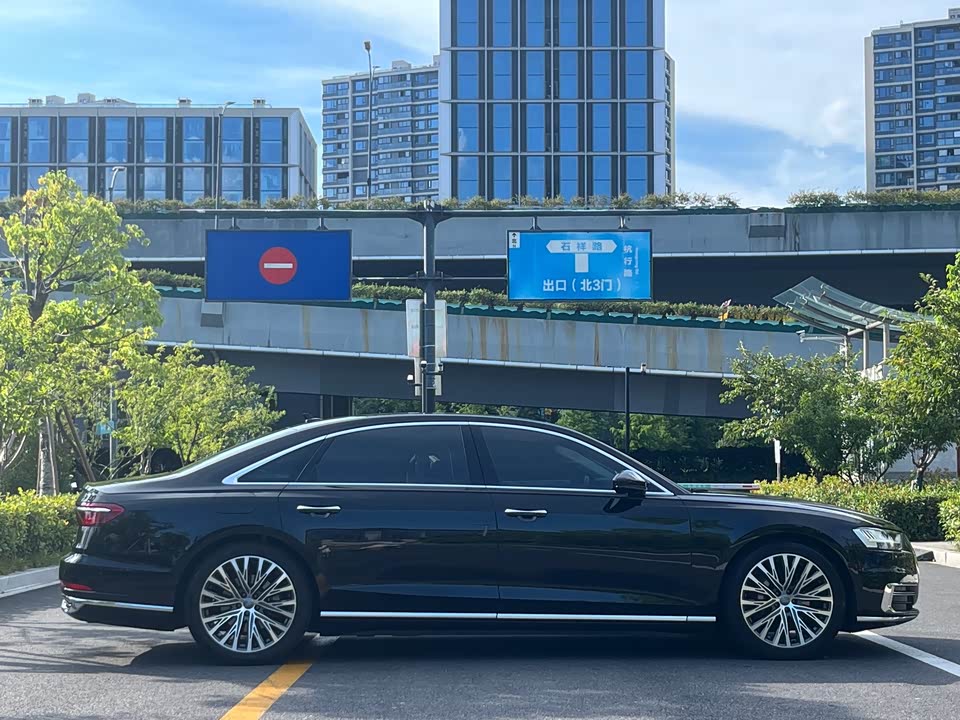 Audi A8