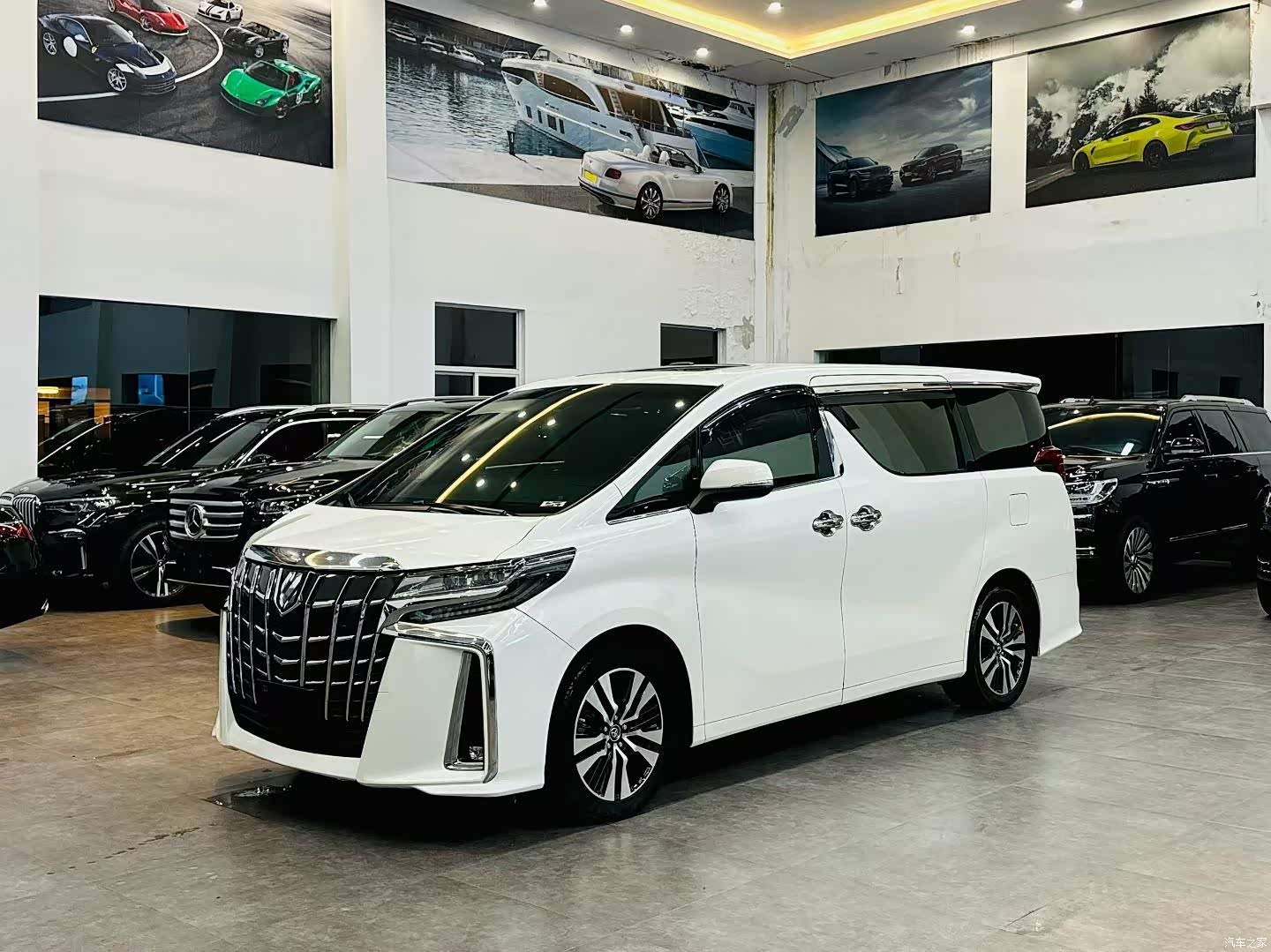 Toyota Alphard, 2018 1