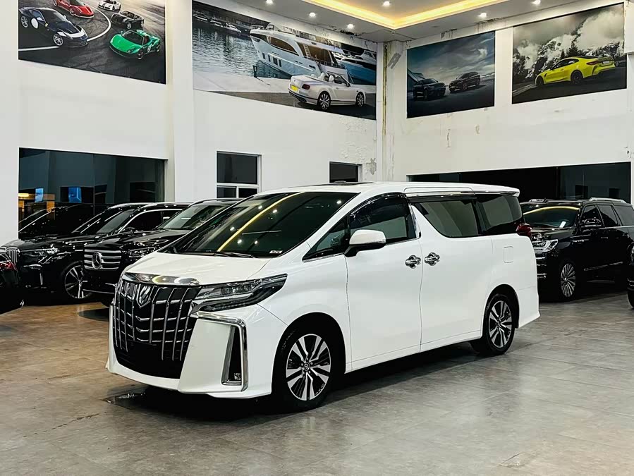 Toyota Alphard 2018, фото 1