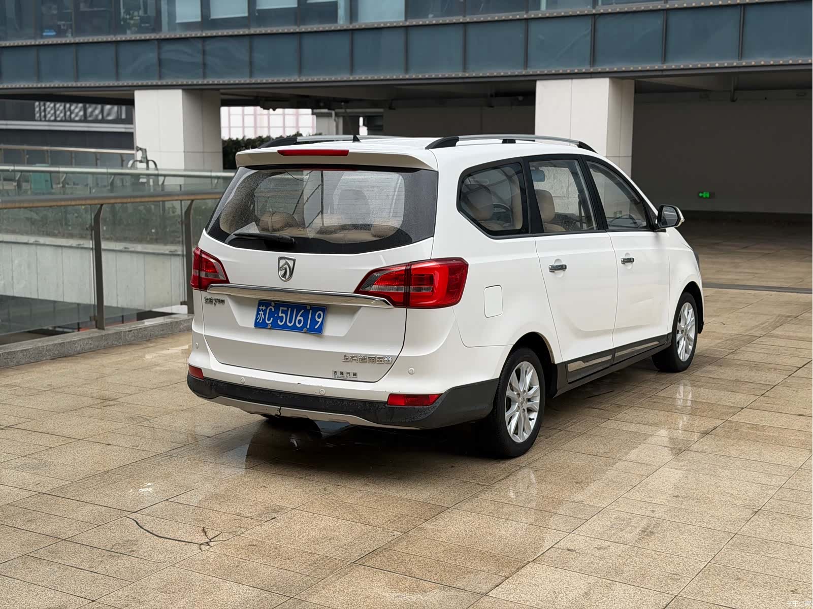 Wuling 730, 2016 6