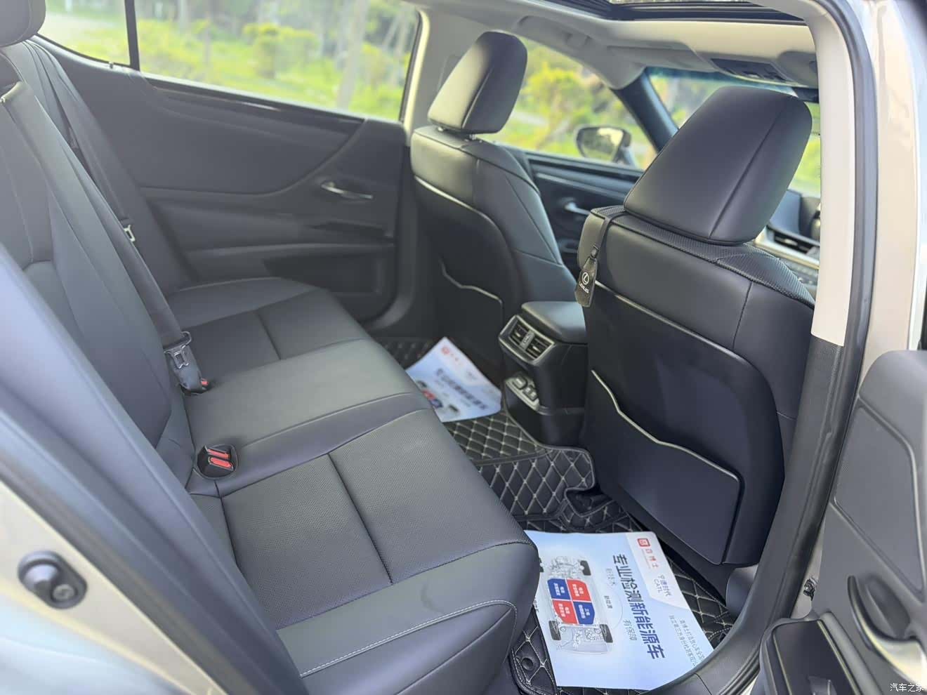Lexus ES, 2021 10