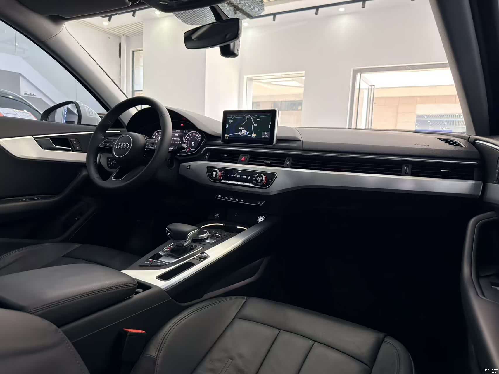 Audi A4L, 2019 8