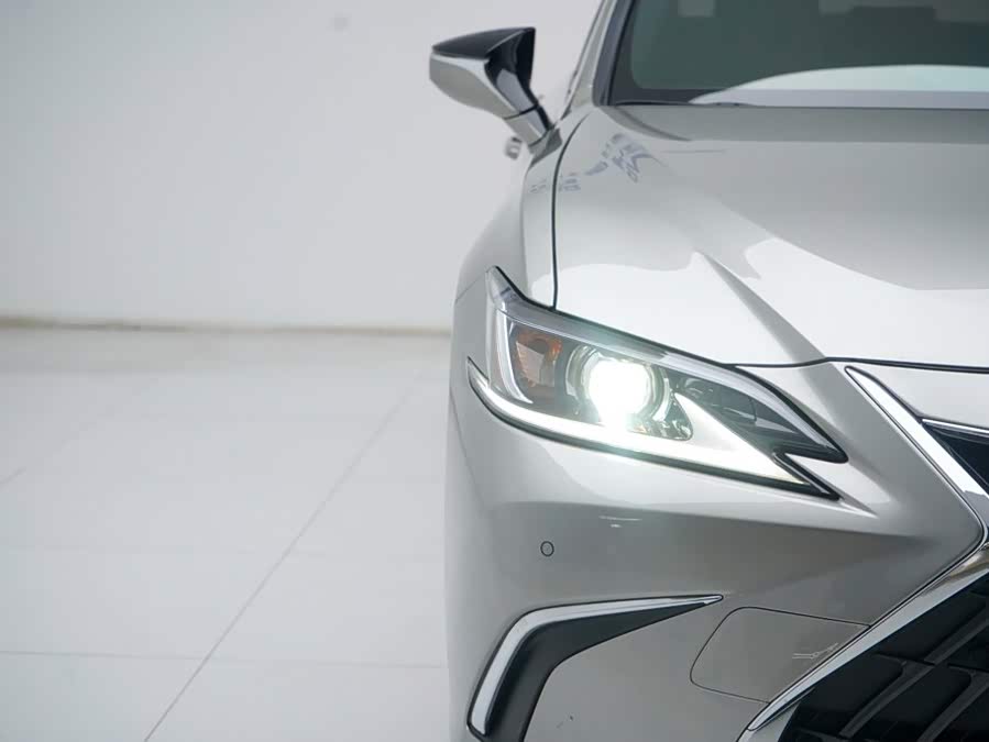 Lexus ES 2023, фото 12
