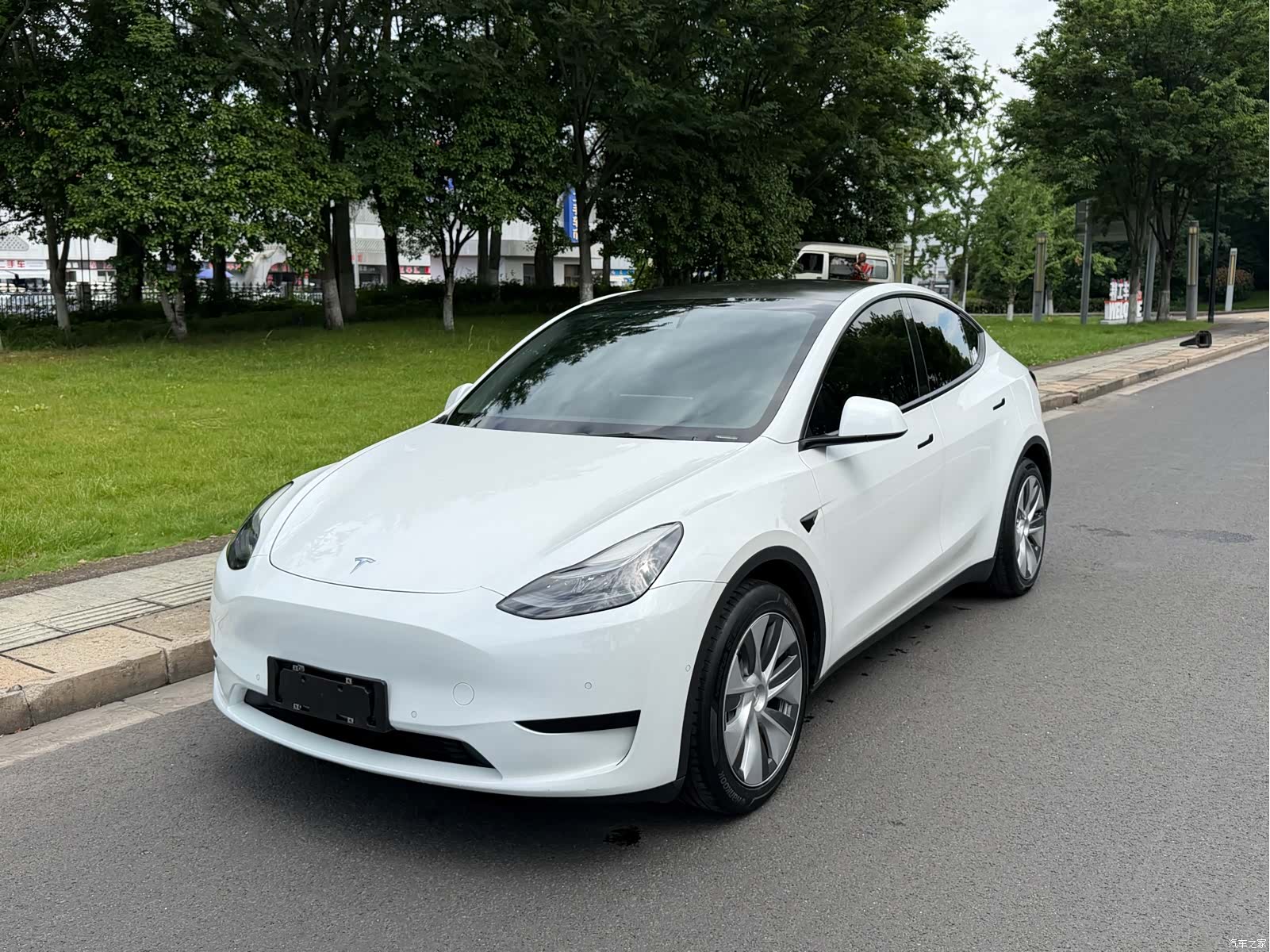 Tesla Model Y, 2022 1