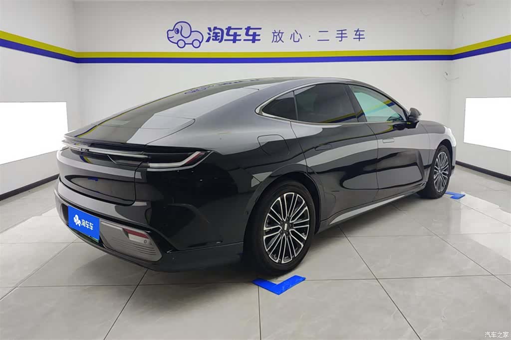 Geely 8, 2025 3