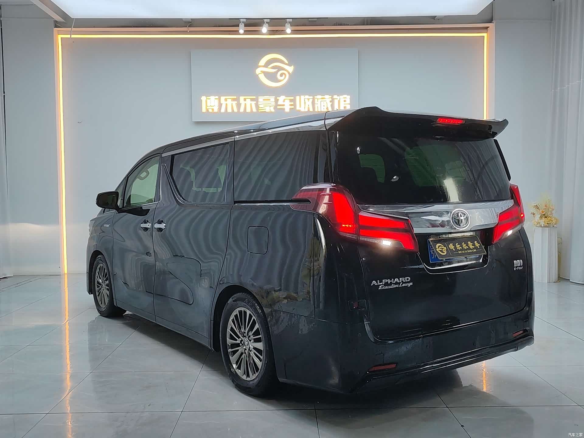 Toyota Alphard, 2022 19