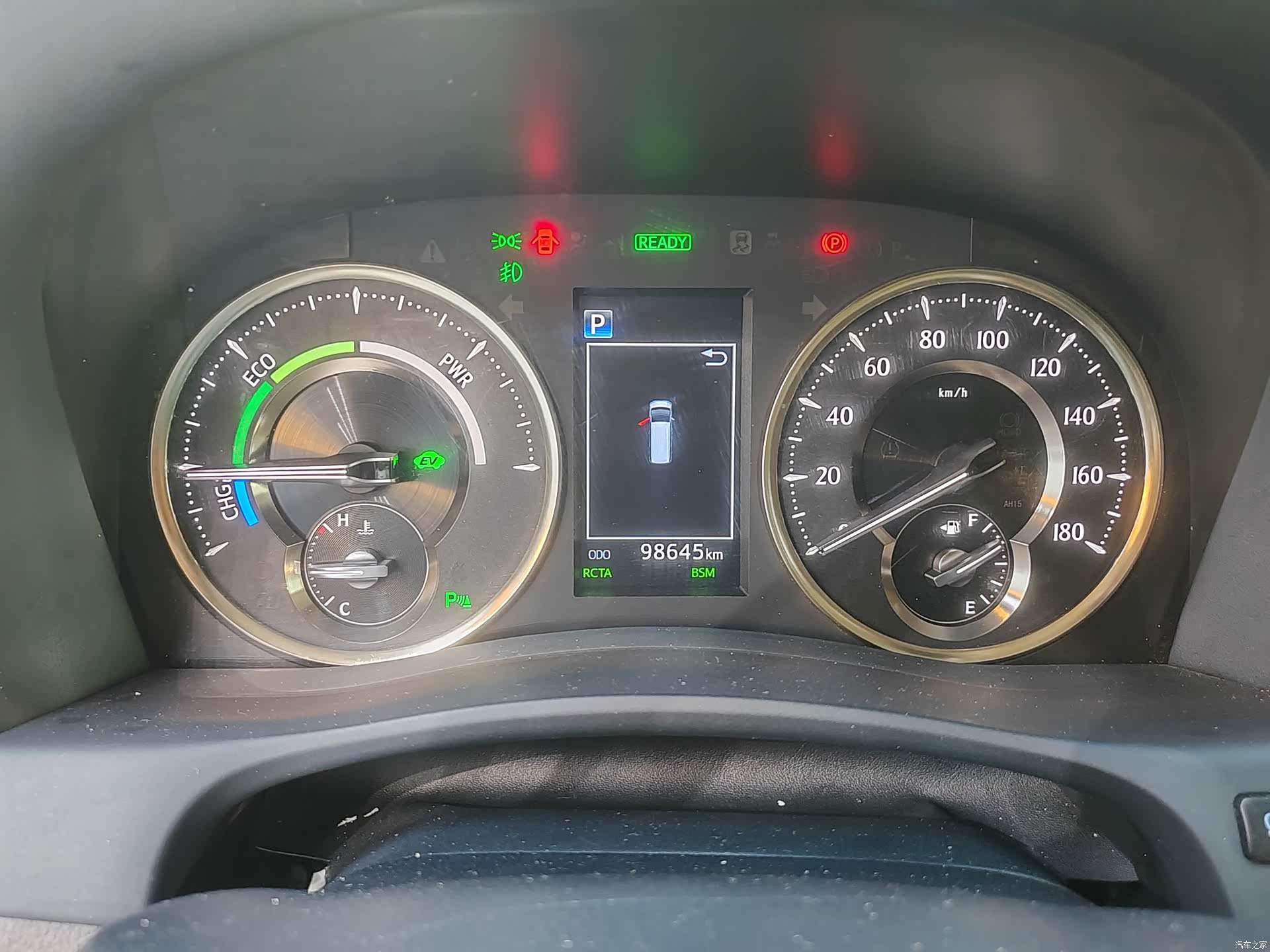 Toyota Alphard, 2022 9