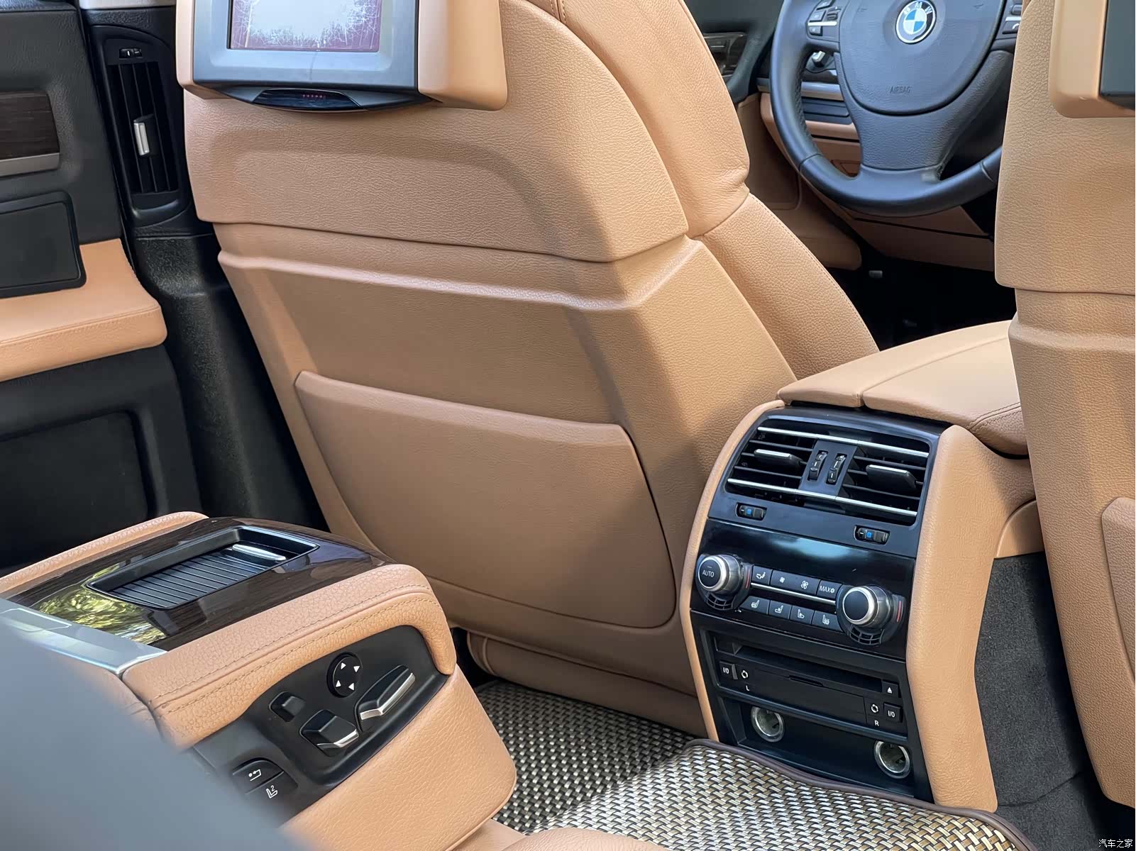 BMW 7 Series, 2011 18