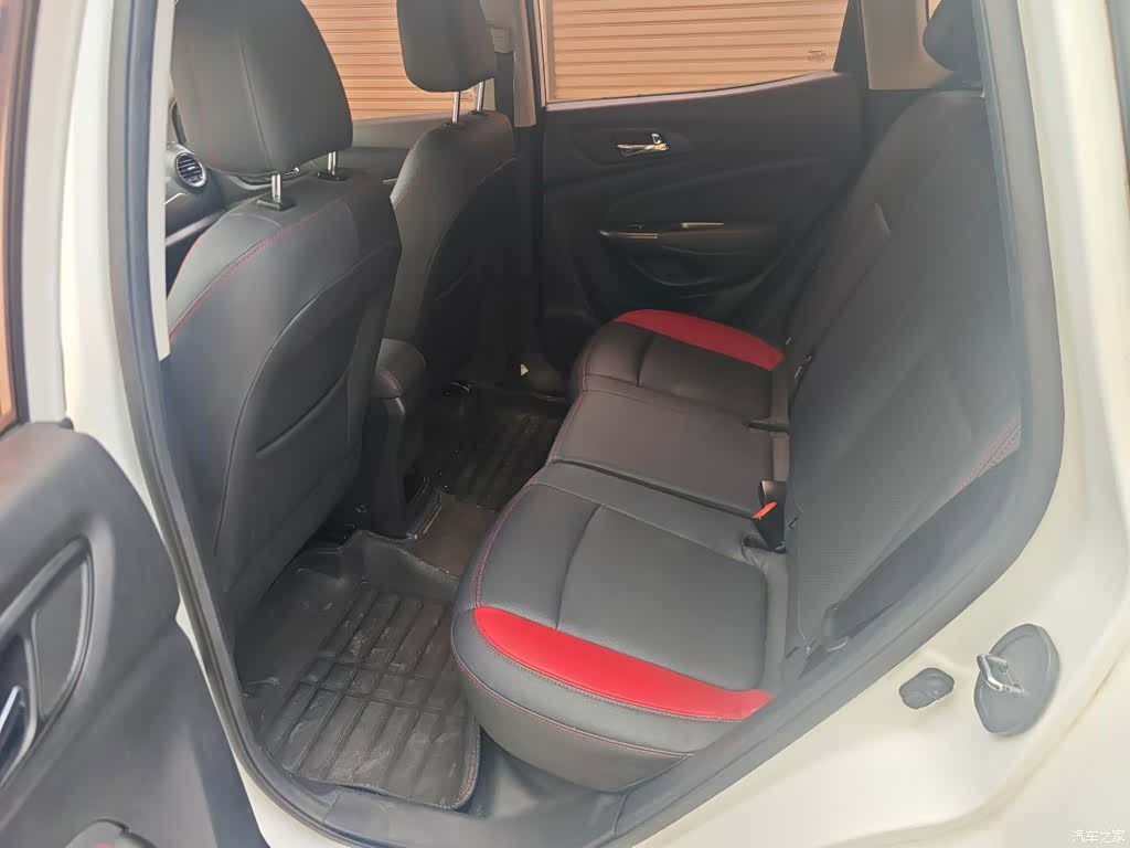 Changan CS15, 2017 11