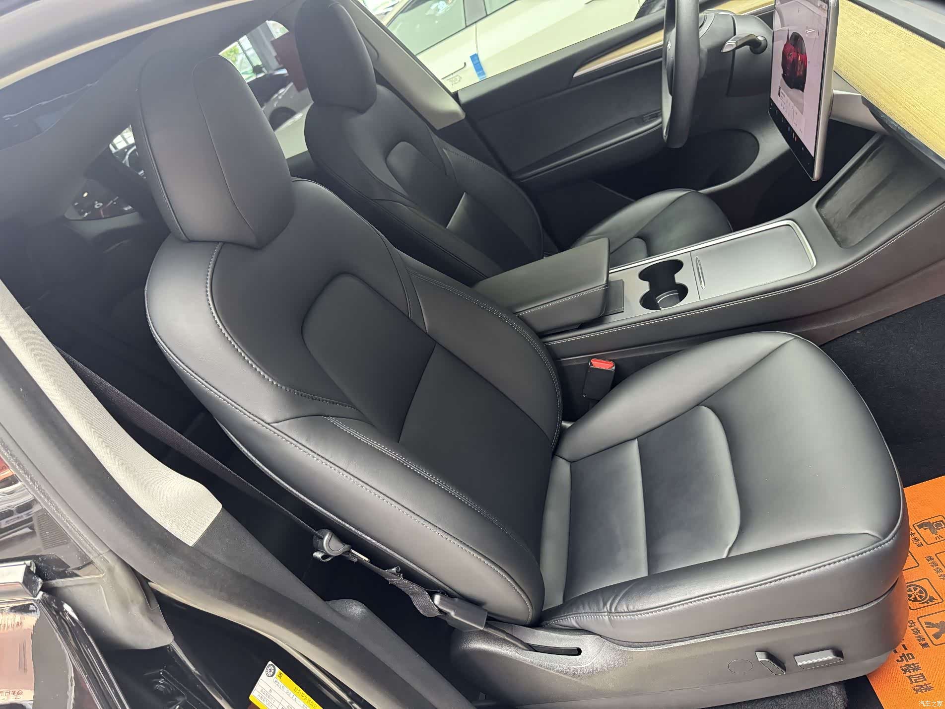 Tesla Model Y, 2022 13