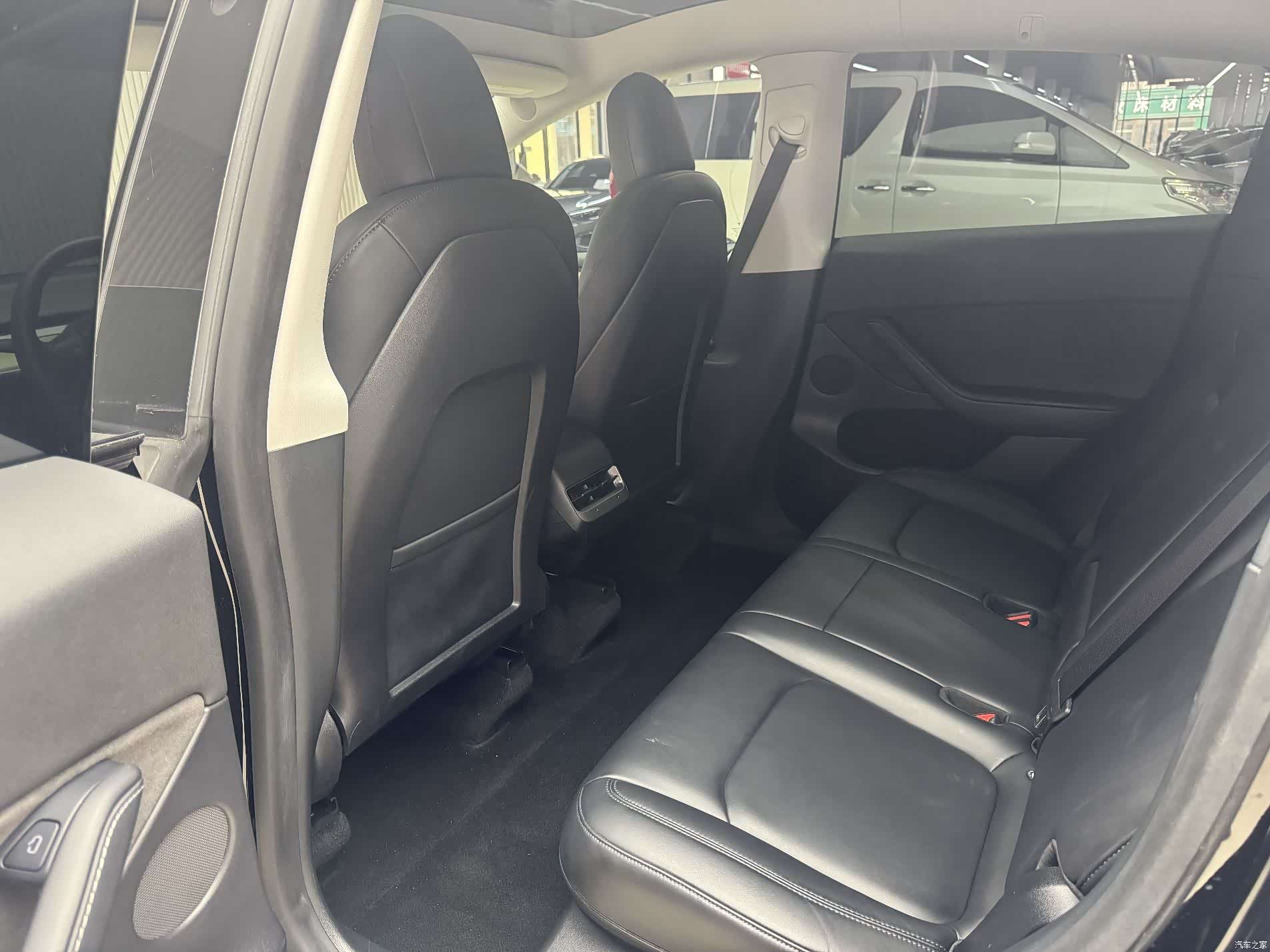 Tesla Model Y, 2022 14