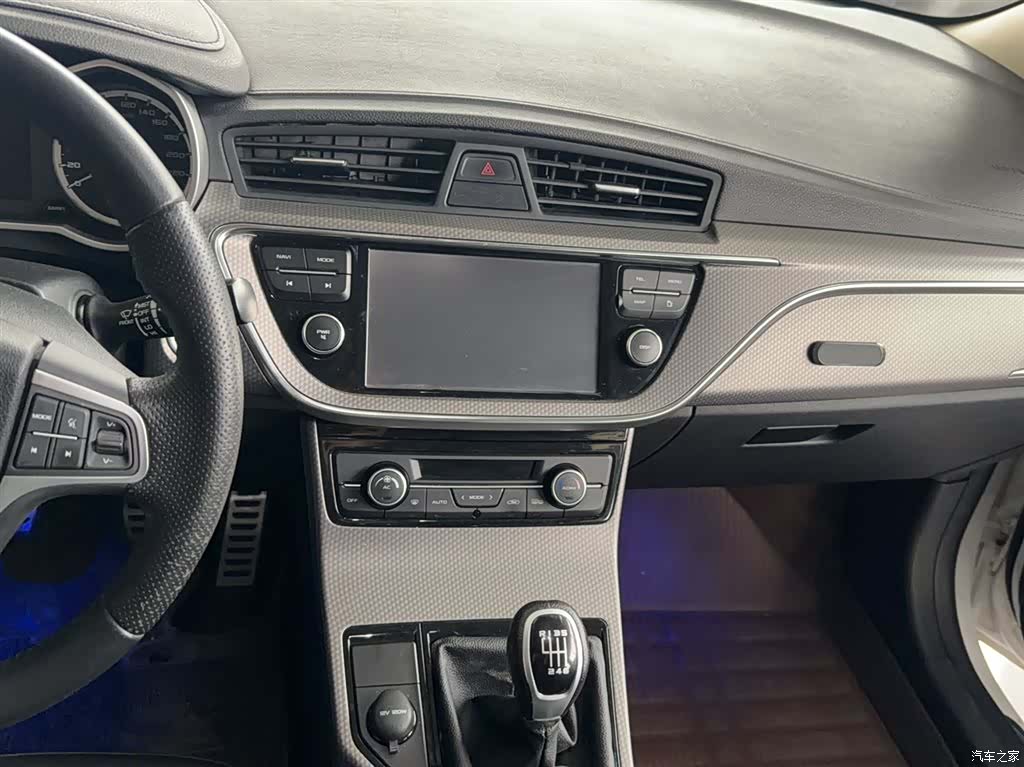 Geely Emgrand, 2017 10