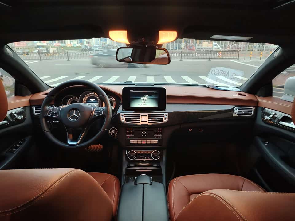 Mercedes-Benz CLS Mercedes-Benz CLS