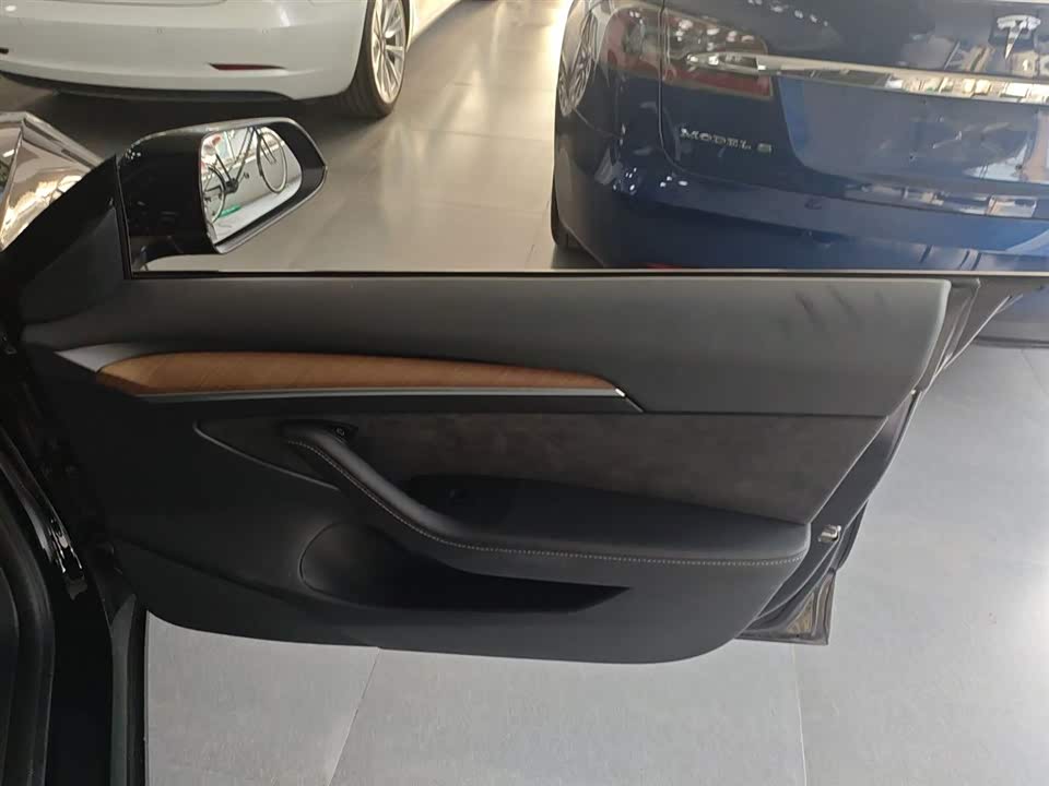Tesla Model 3 Tesla Model 3