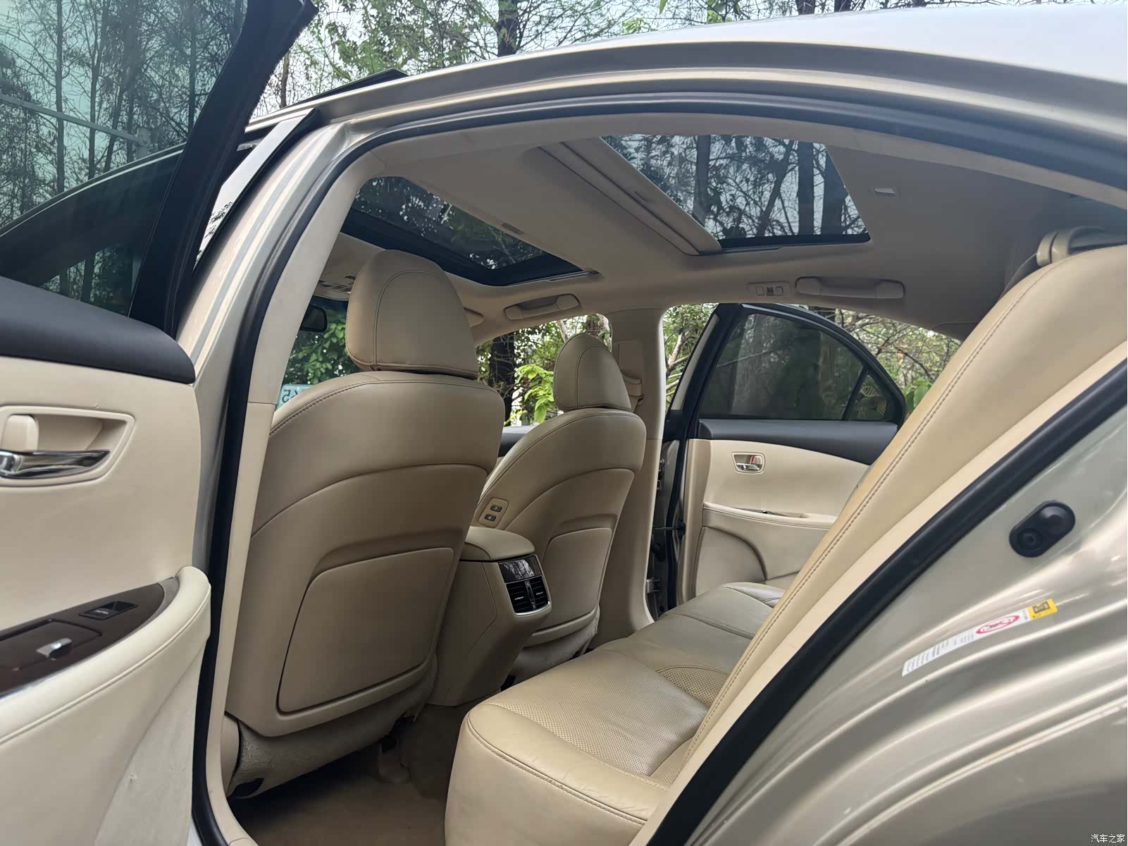 Lexus ES, 2011 19