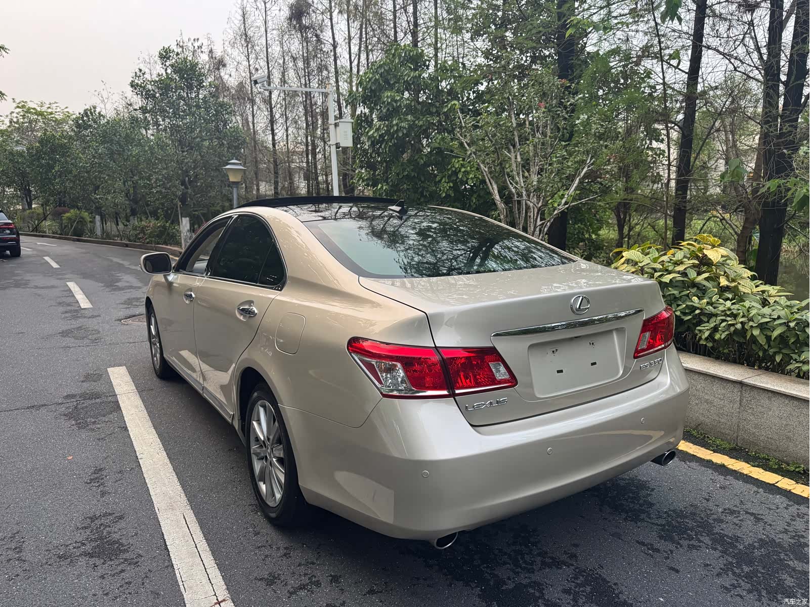 Lexus ES, 2011 7