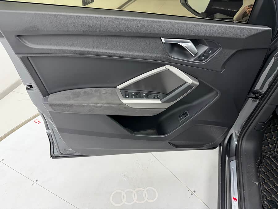 Audi Q3 2023, фото 11