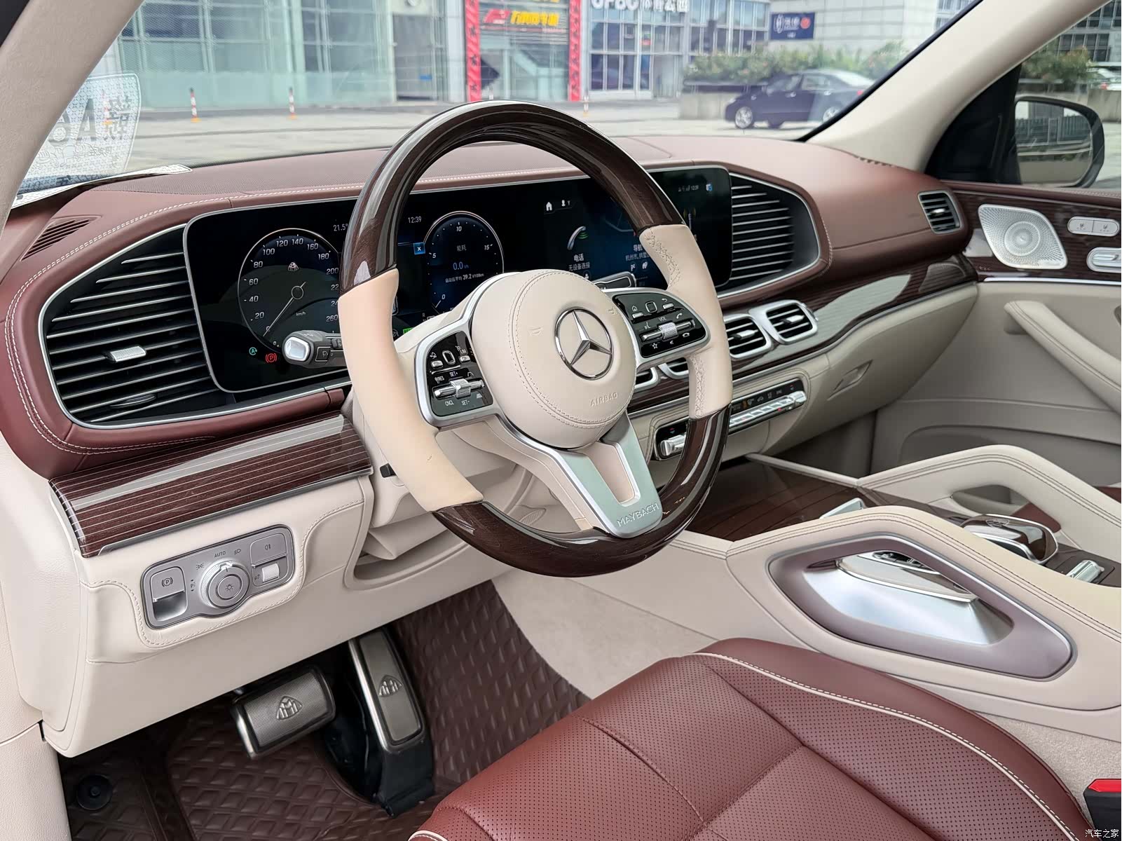 Maybach GLS, 2022 8