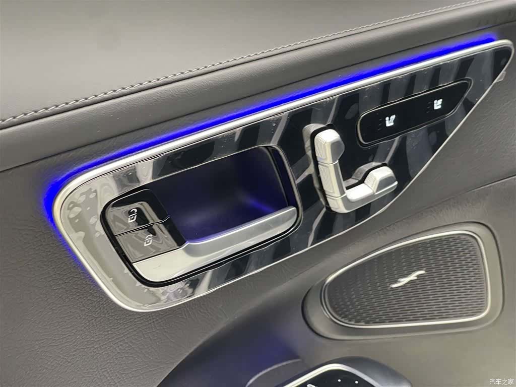 Mercedes-Benz C-Class, 2025 15