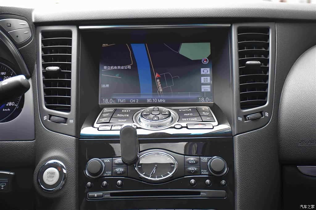 Infiniti QX70, 2015 9