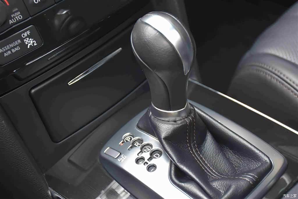 Infiniti QX70, 2015 12