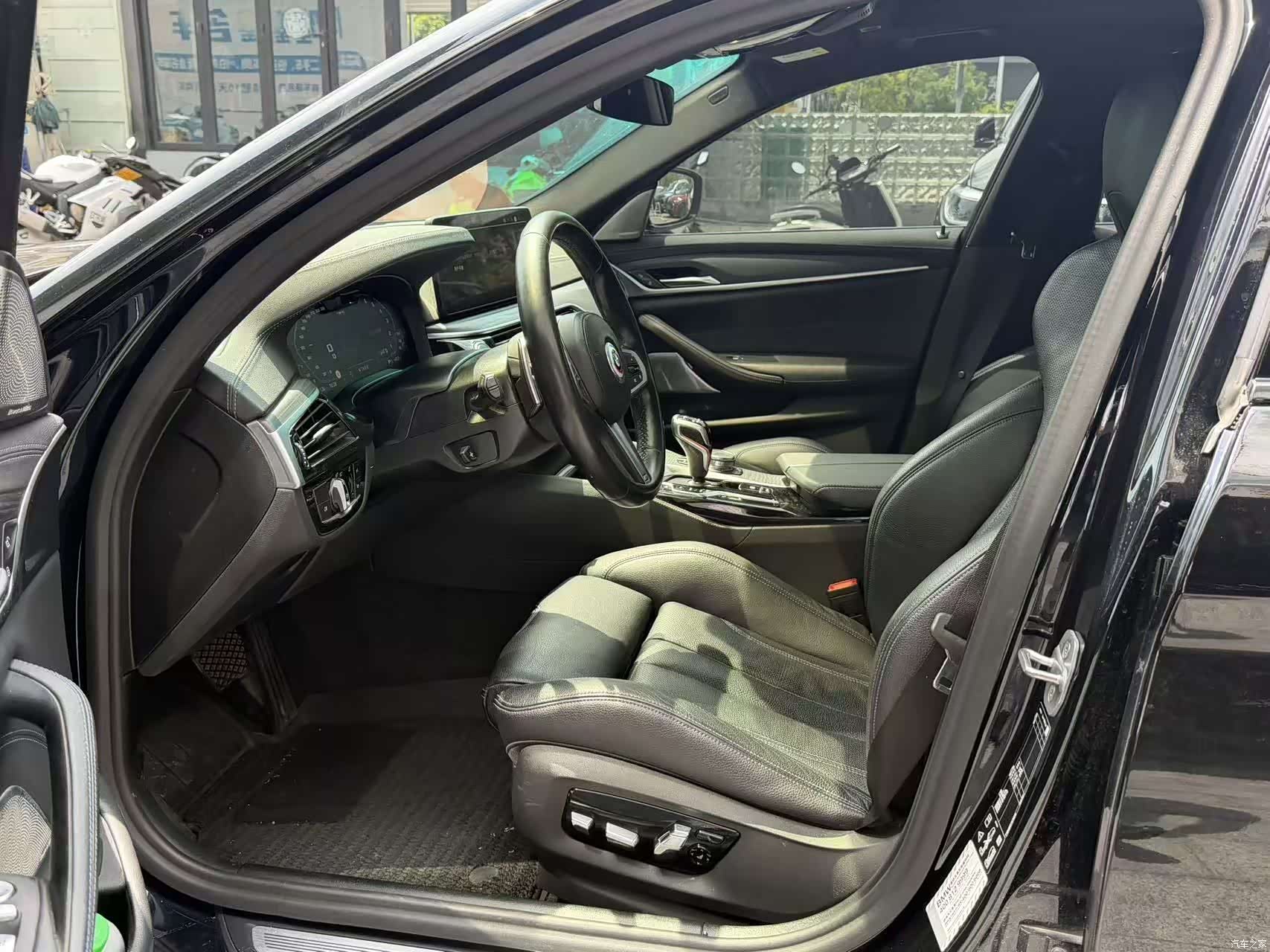 BMW 5 Series, 2022 8