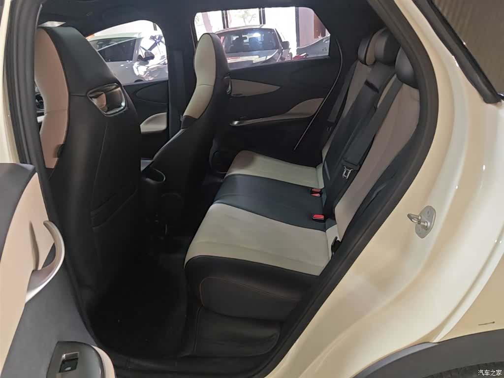 BYD Dolphin, 2023 17
