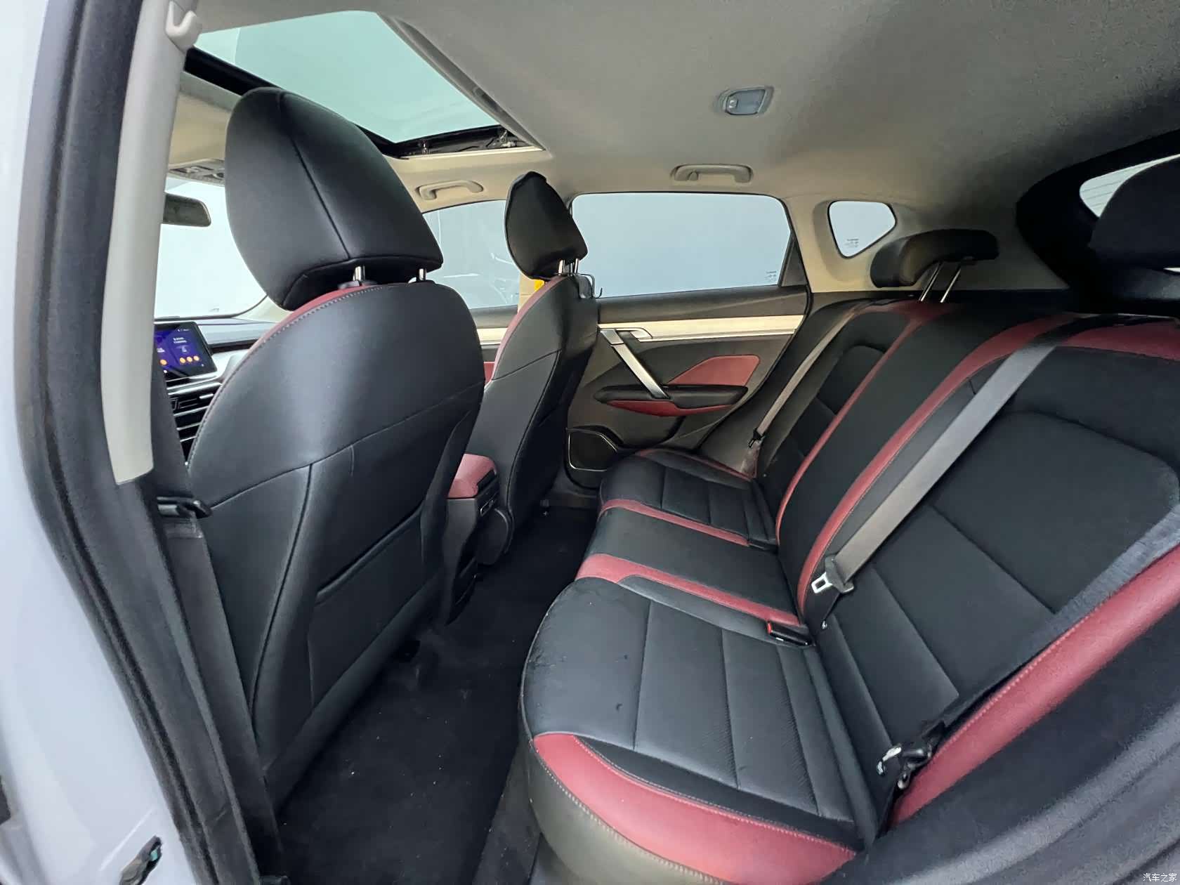 Geely Coolray, 2021 8