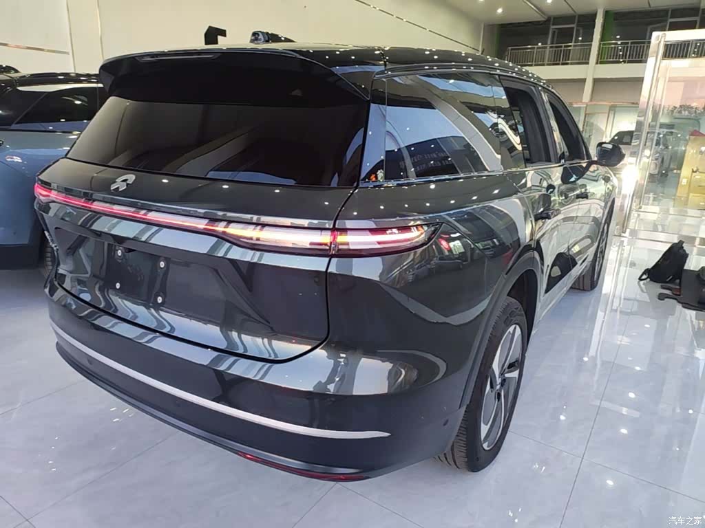 NIO ES8, 2023 7