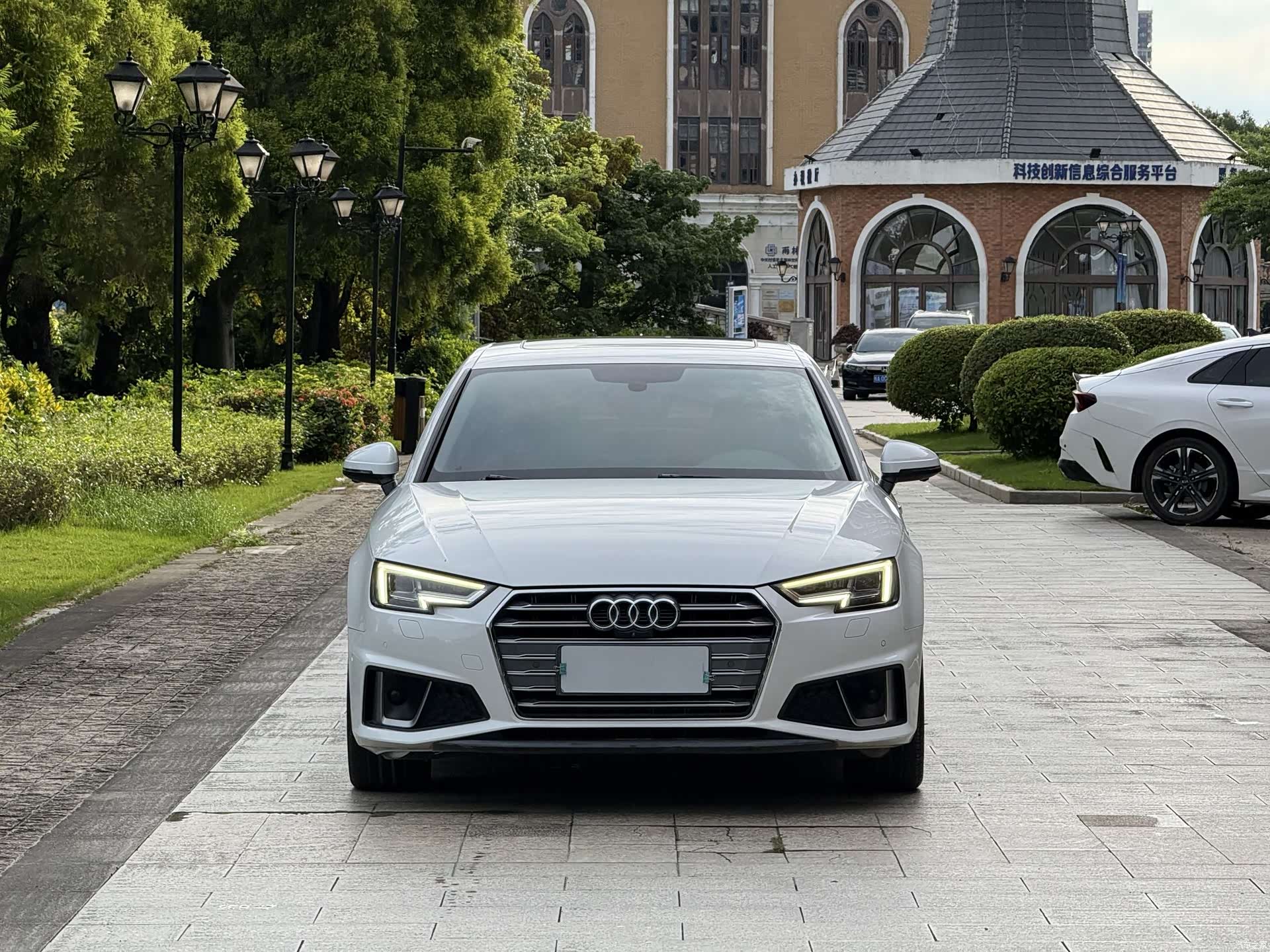 Audi A4L, 2019 3