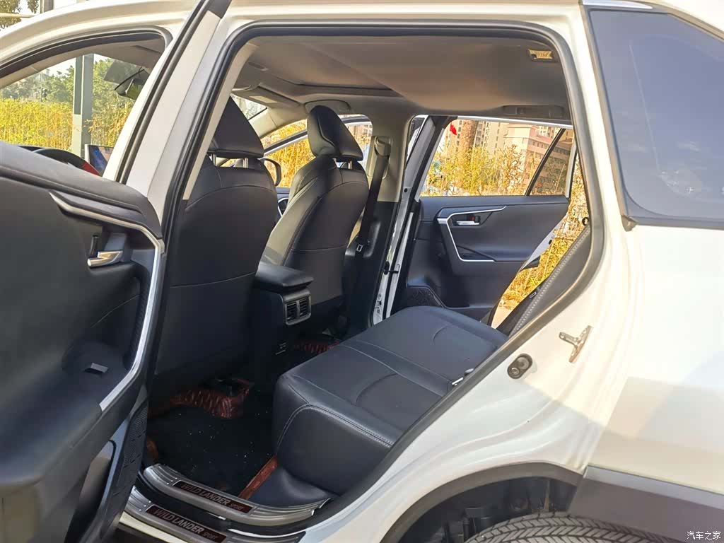 Toyota Wildlander, 2021 10