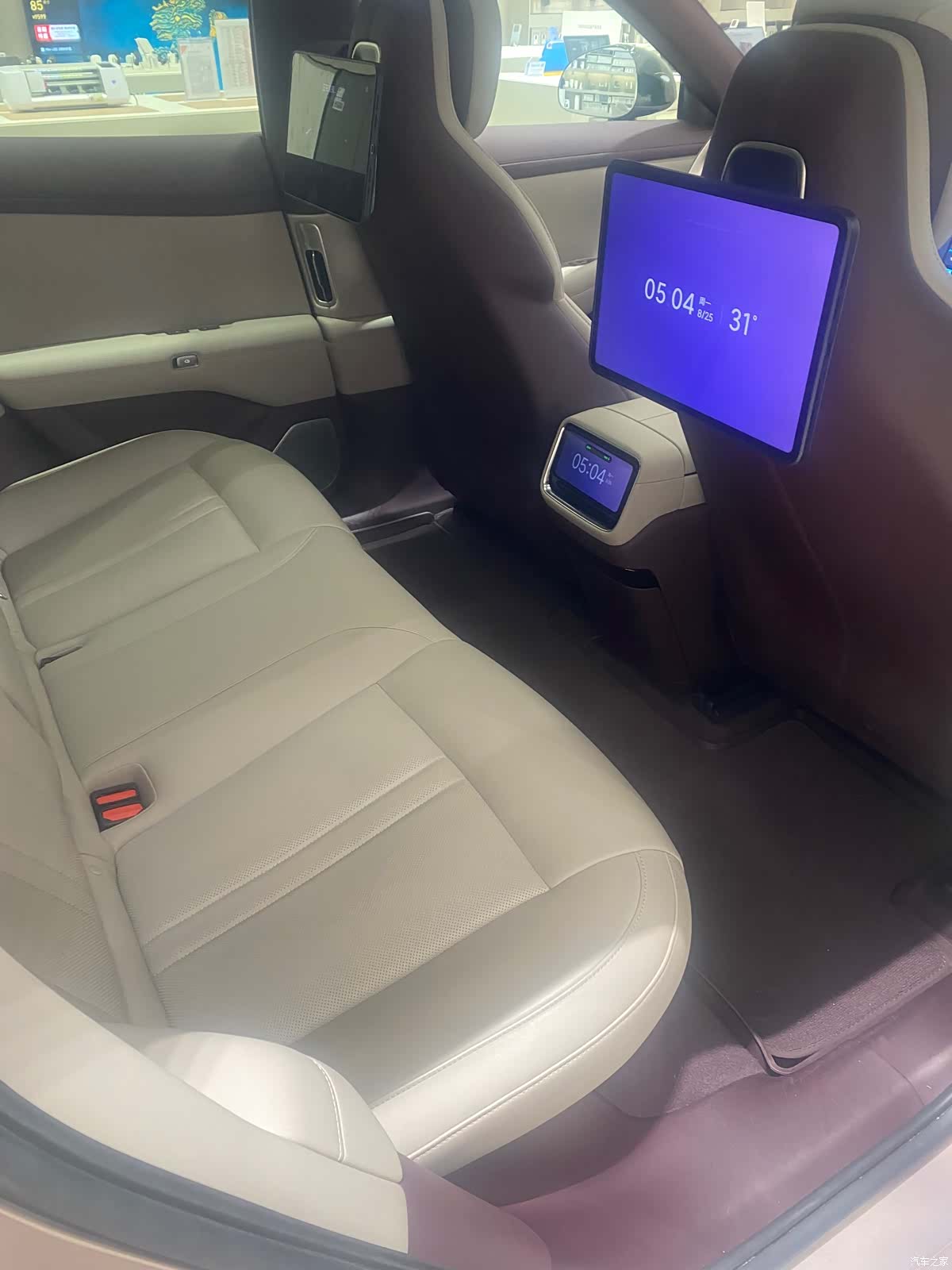 Xiaomi YU7, 2025 9