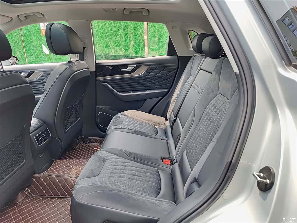 Hongqi HS5, 2023 8