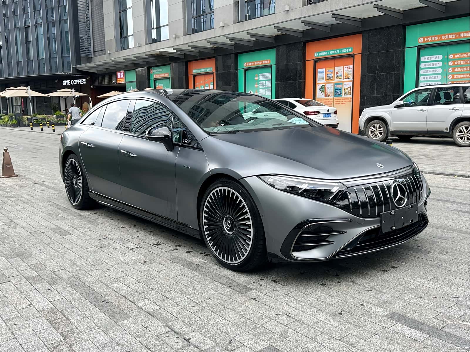 Mercedes-Benz EQS, 2025 4