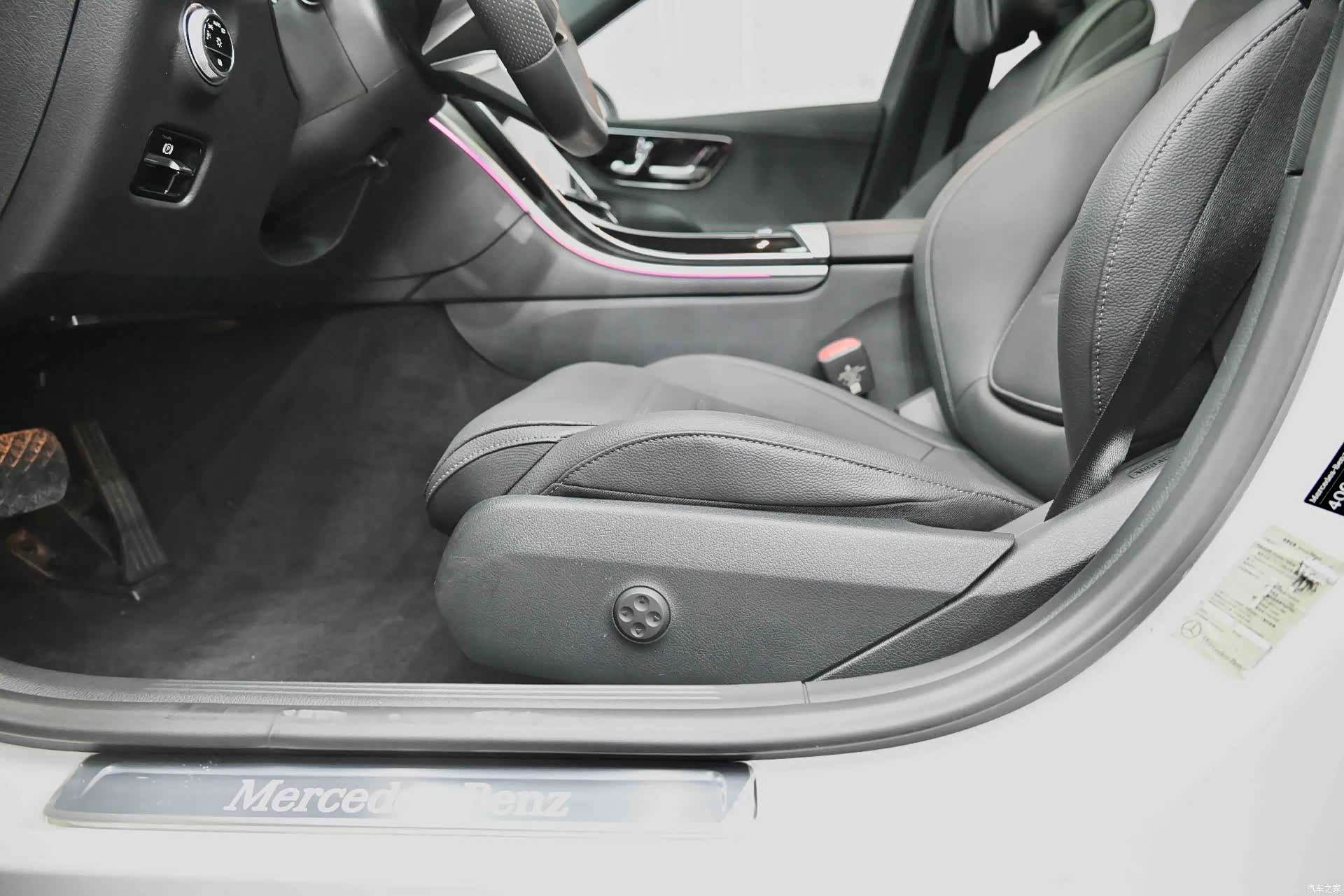 Mercedes-Benz C-Class, 2024 33