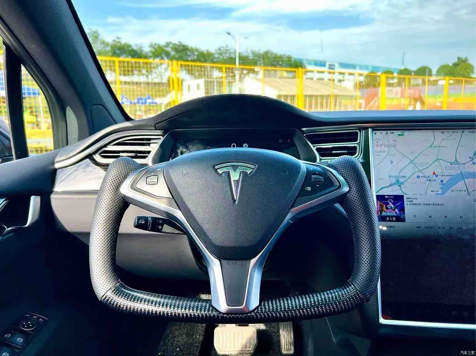 Tesla Model X, 2017 13