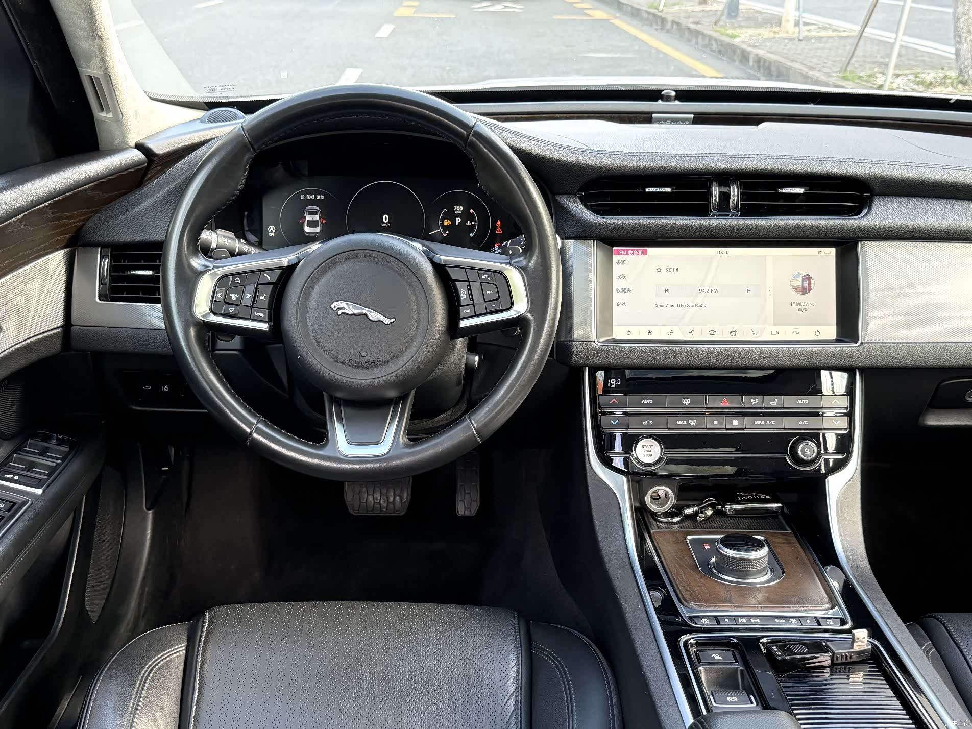 Land Rover P250, 2020 15
