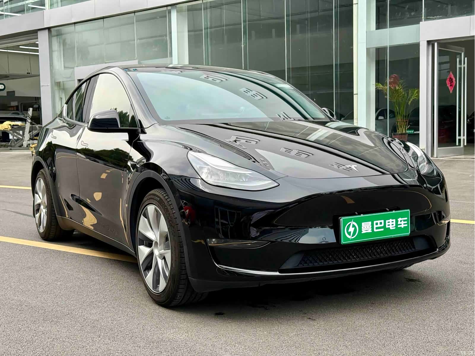 Tesla Model Y, 2022 3