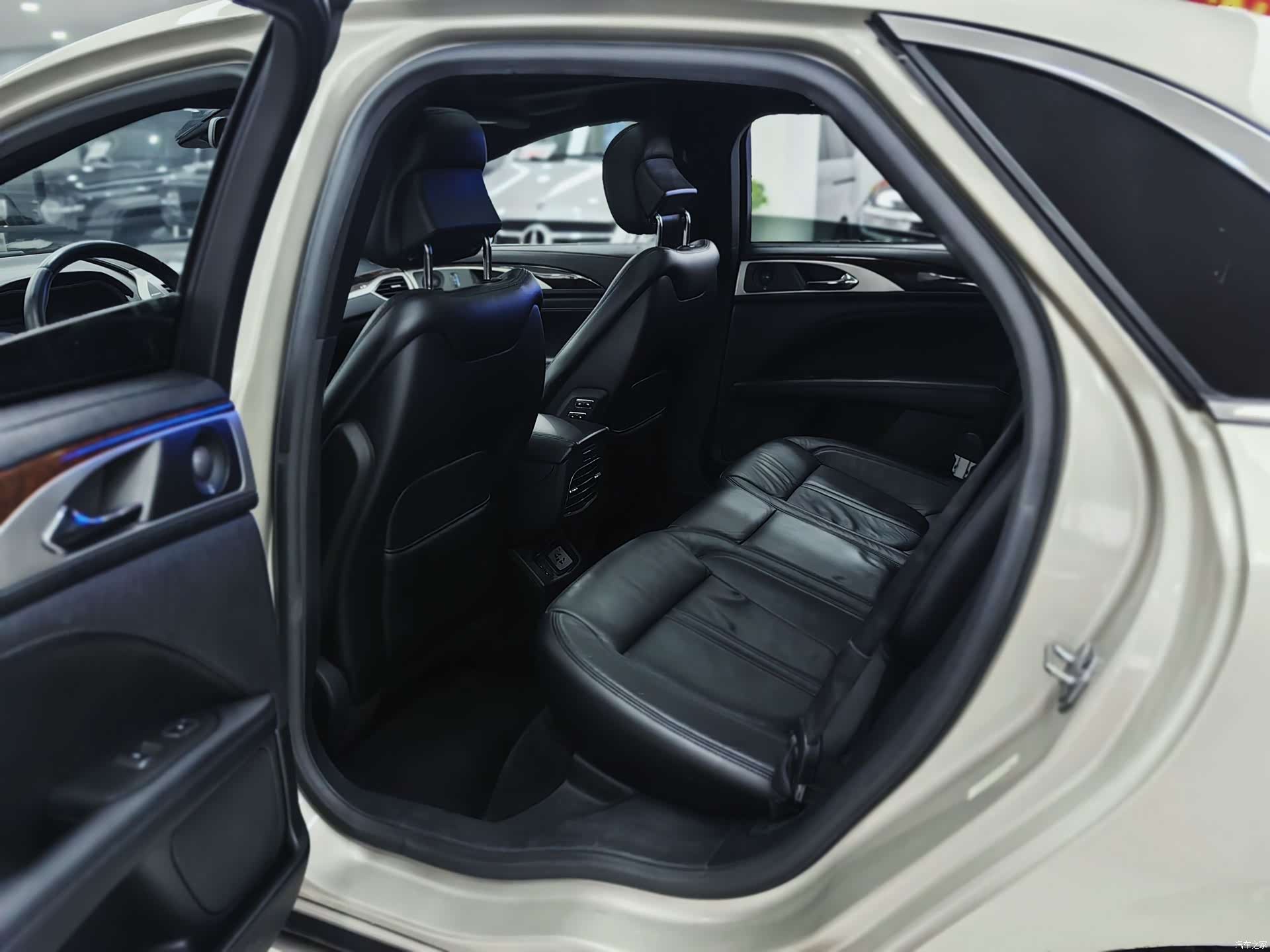 Lincoln MKZ, 2016 11