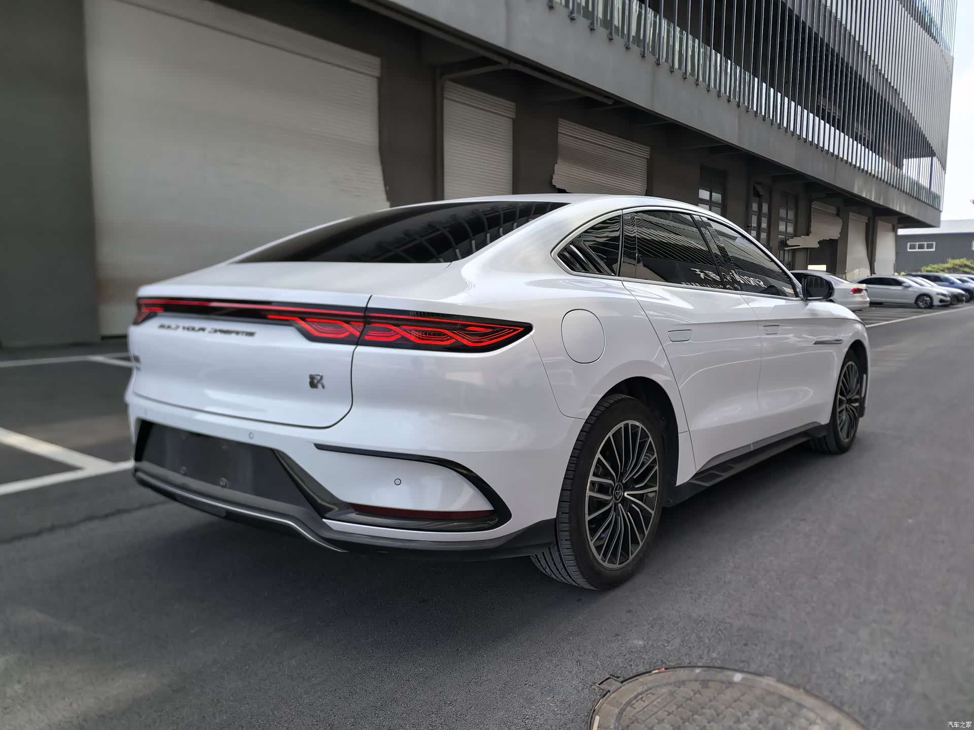 BYD Han, 2023 все фото