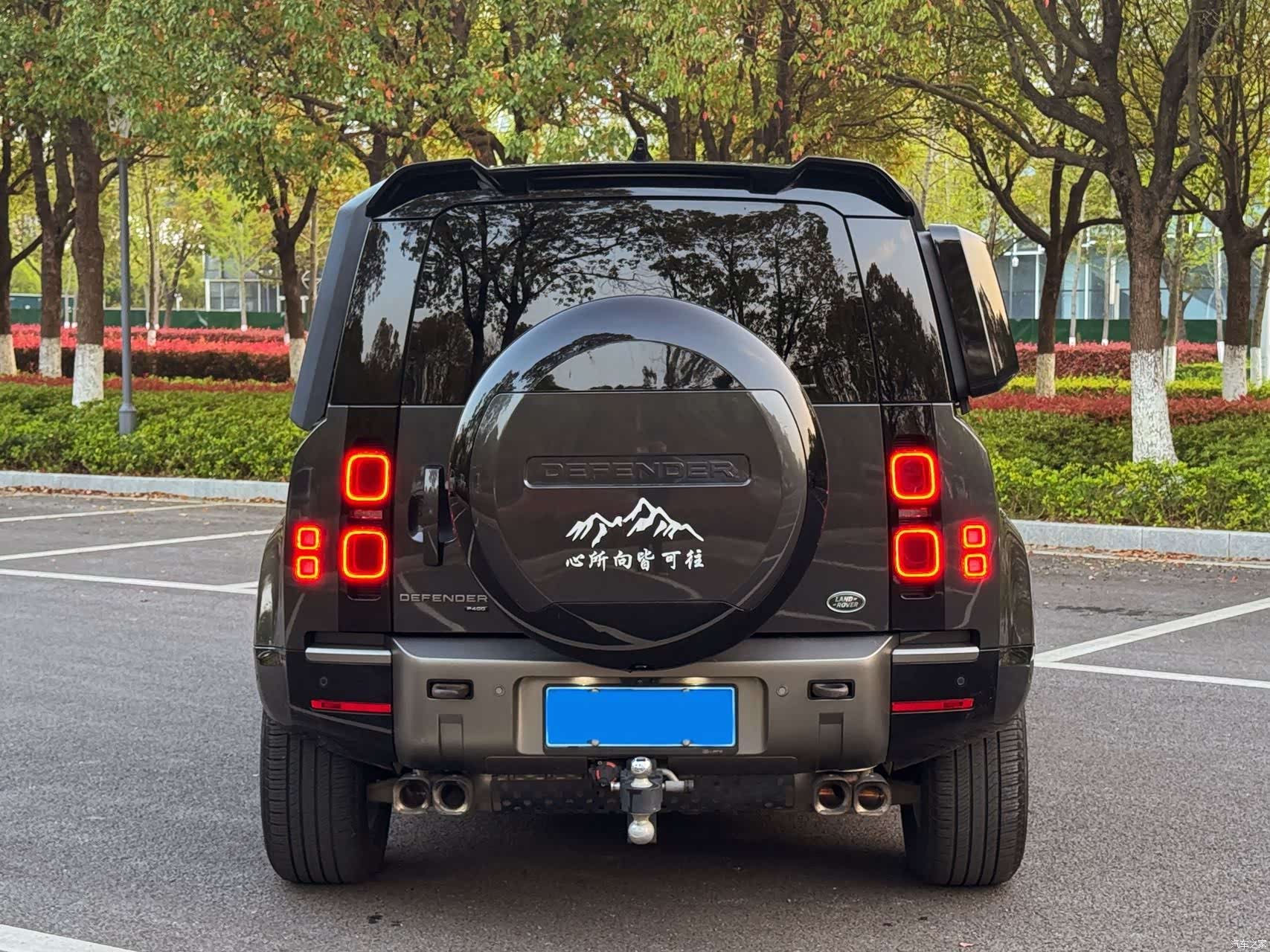 Land Rover Defender, 2023 4